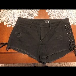 Black Side Lace Up Ripped Shorts
